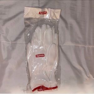 Supreme gloves